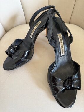 Manolo Blahnik Black Patent Leather Knot Slingback Heels Sandals Open Toe Vtg 8
